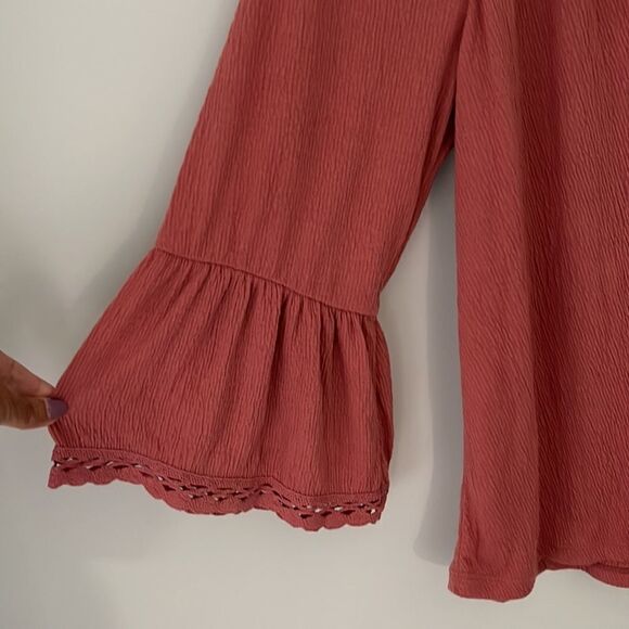 NWT Old Navy Oversized Top. 3/4 bell sleeves. Size Small - Picture 3 of 5